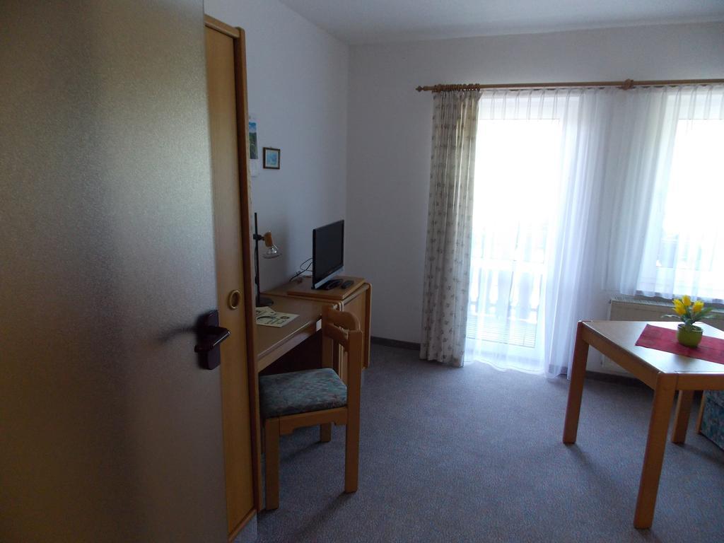 Landhotel Weisses Roess'L Adorf 객실 사진