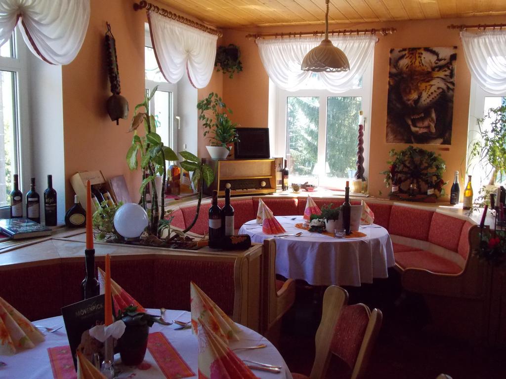 Landhotel Weisses Roess'L Adorf 외부 사진